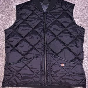 Men’s thick black Dickies vest